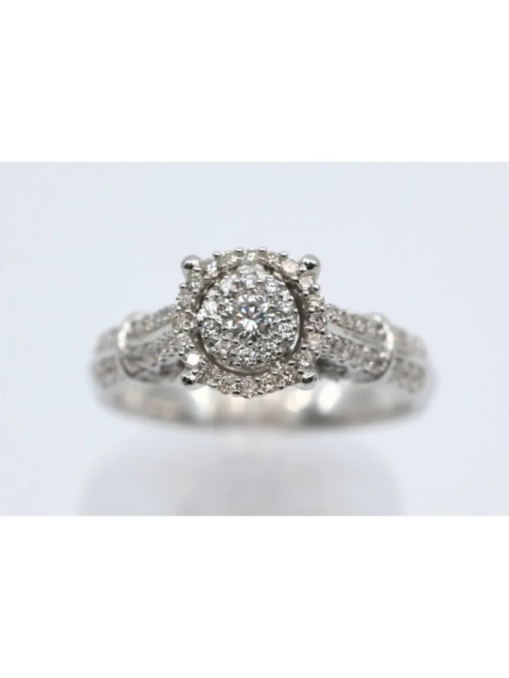 Beautiful 10K White Gold Round Cut Diamond Double Halo Engagement Ring - Size 7
